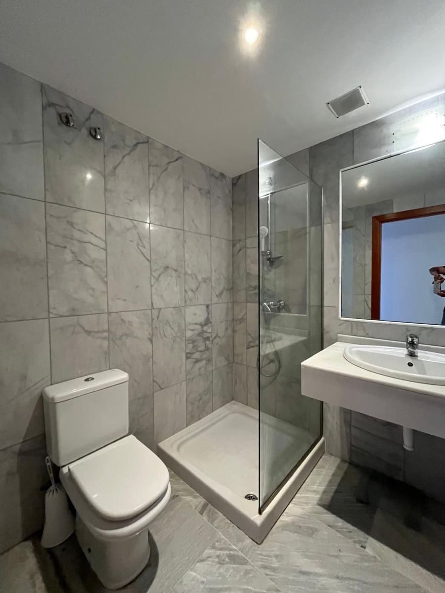 2 bedroom Apartment for sale in Benahavis - € 260,000 (Ref: 9456065)