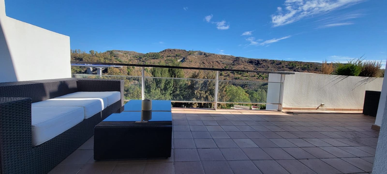 2 bedroom Apartment for sale in Benahavis - € 260,000 (Ref: 9456065)