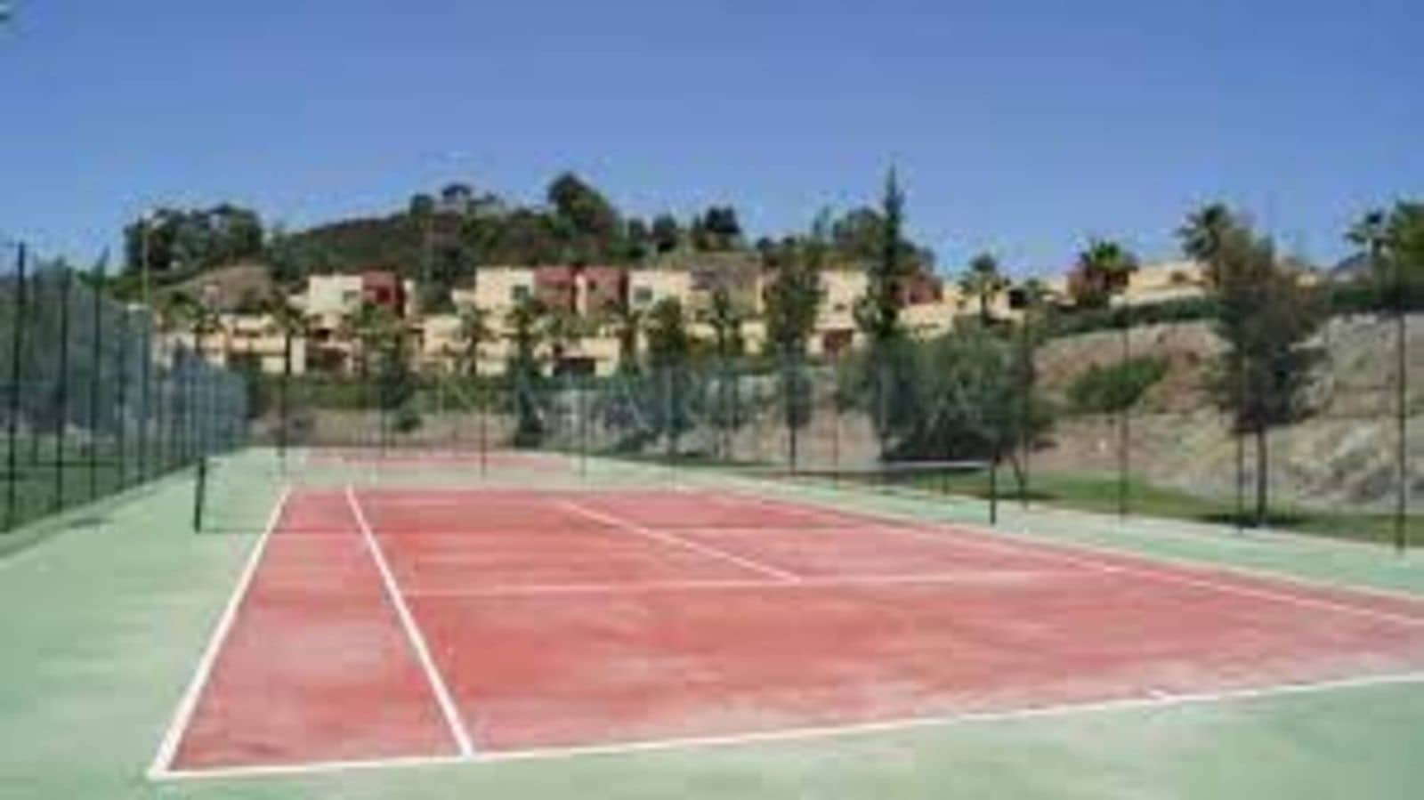 2 bedroom Apartment for sale in Benahavis - € 260,000 (Ref: 9456065)