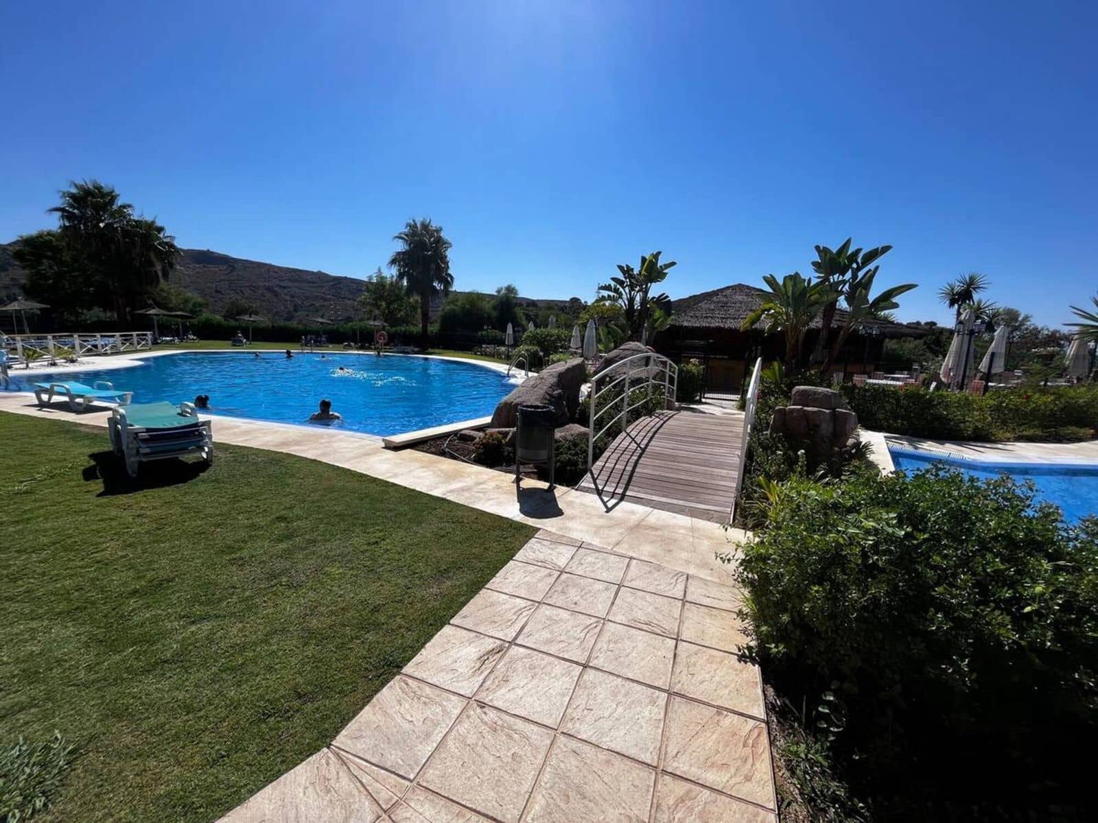 2 bedroom Apartment for sale in Benahavis - € 260,000 (Ref: 9456065)