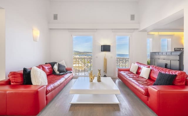 3 bedroom Penthouse for sale in Puerto Banus, Marbella - € 1,900,000 (Ref: 9456069)