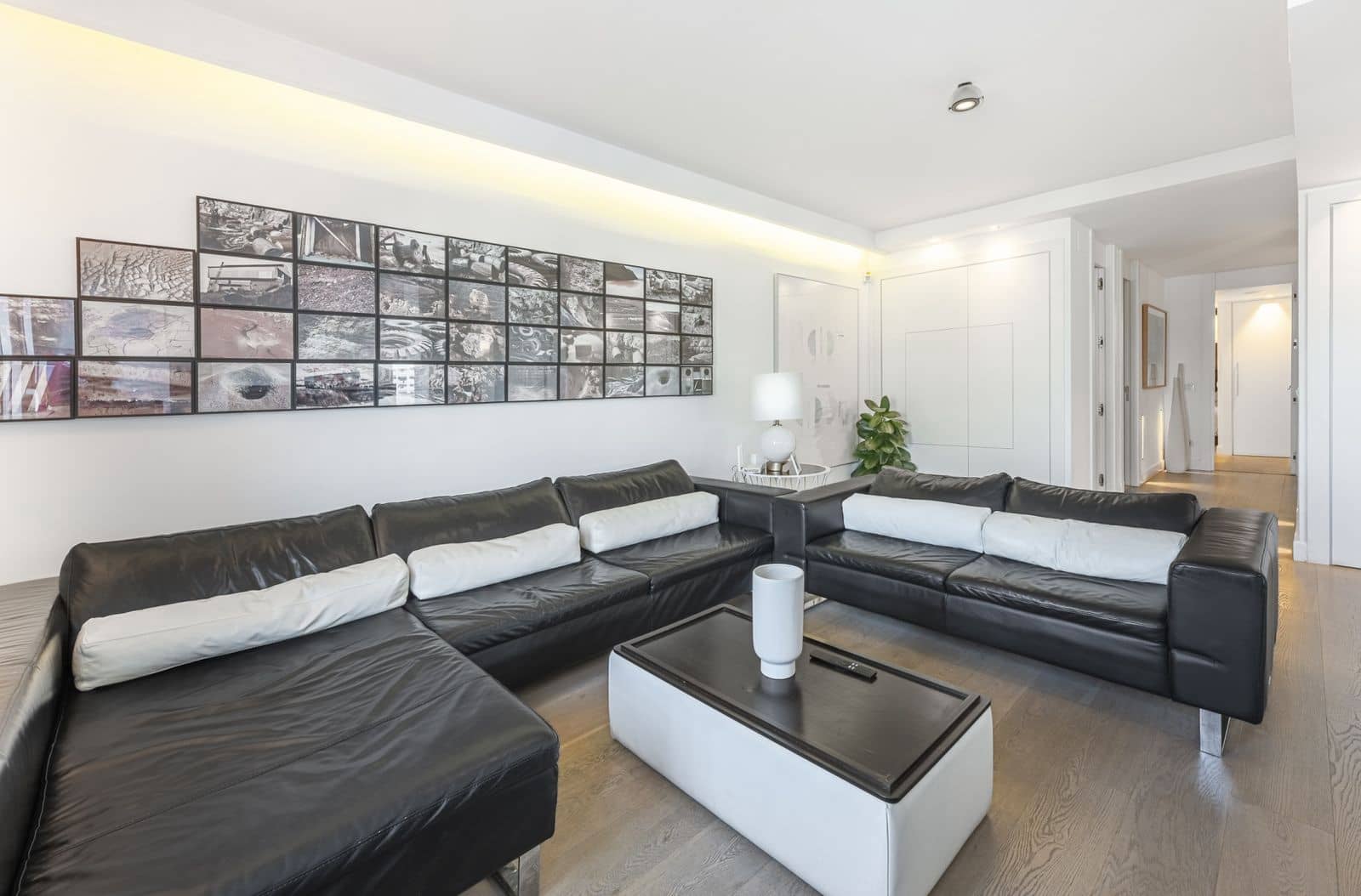 3 bedroom Penthouse for sale in Puerto Banus - € 1,900,000 (Ref: 9456069)