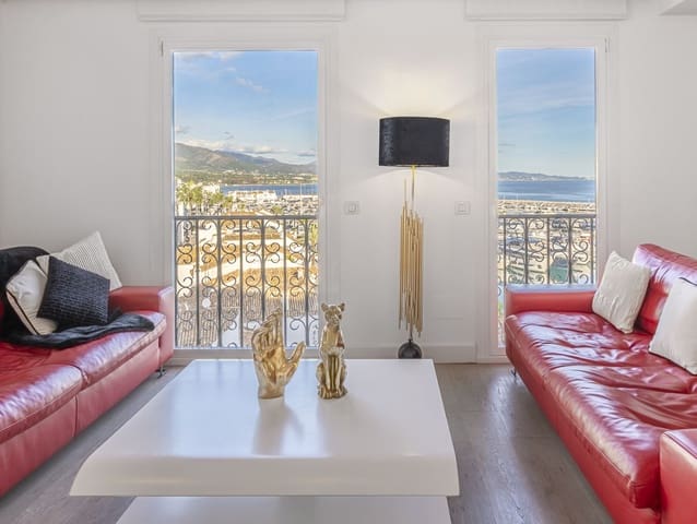 3 bedroom Penthouse for sale in Puerto Banus, Marbella - € 1,900,000 (Ref: 9456069)