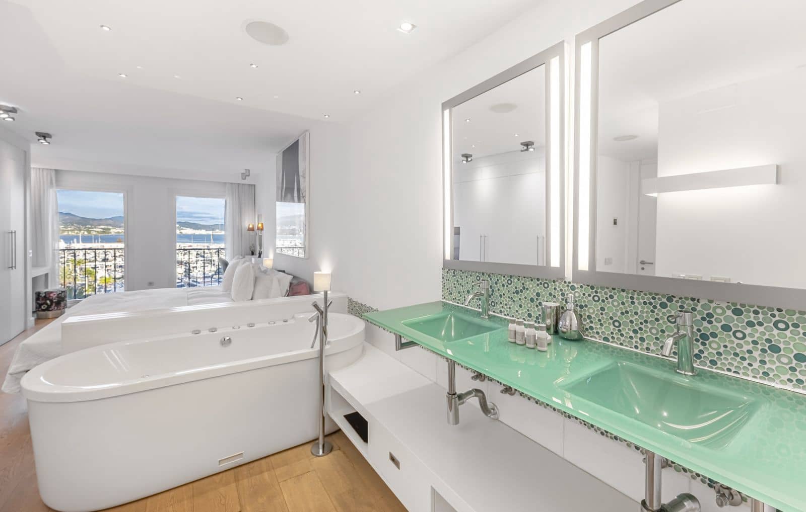 3 bedroom Penthouse for sale in Puerto Banus - € 1,900,000 (Ref: 9456069)