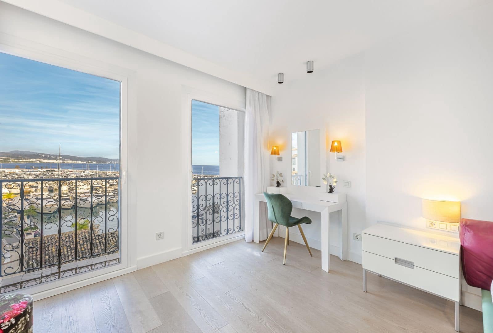 3 bedroom Penthouse for sale in Puerto Banus - € 1,900,000 (Ref: 9456069)