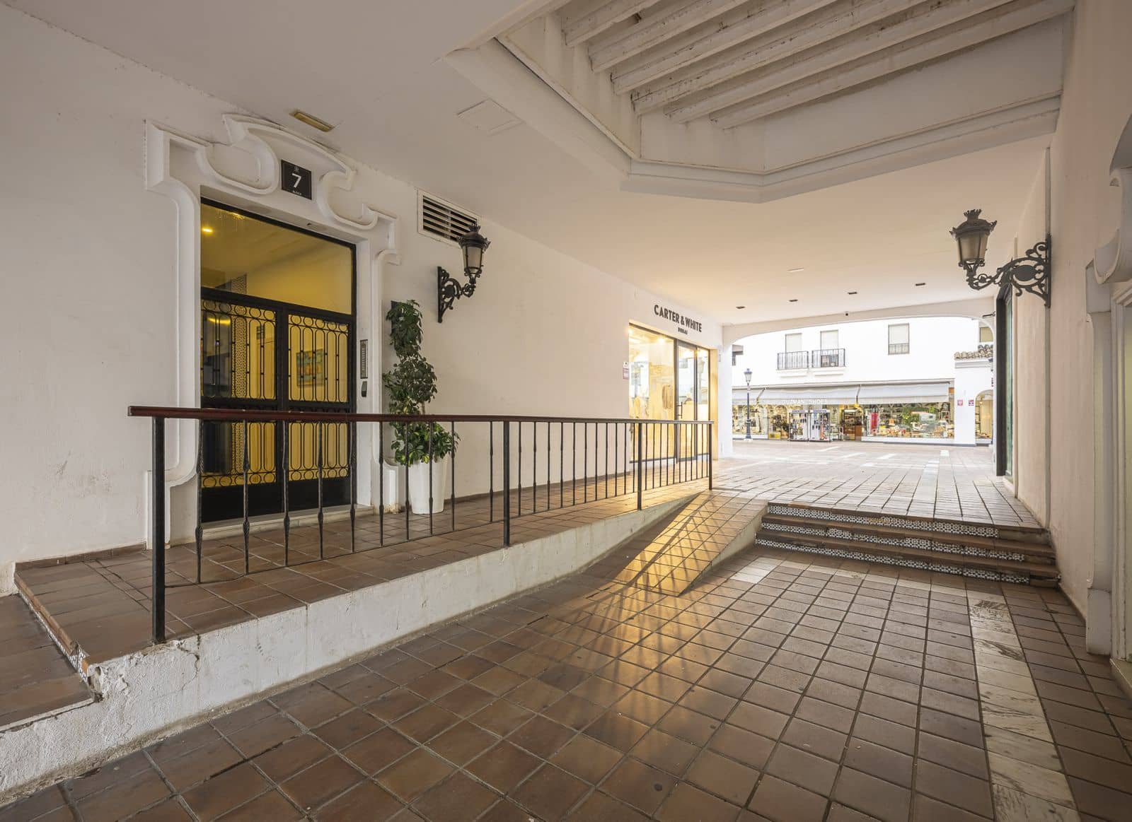 3 bedroom Penthouse for sale in Puerto Banus - € 1,900,000 (Ref: 9456069)