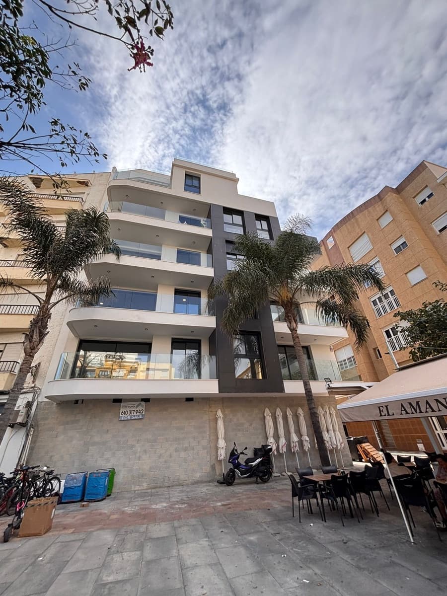 2 bedroom Apartment for sale in Estepona - € 450,000 (Ref: 9456070)