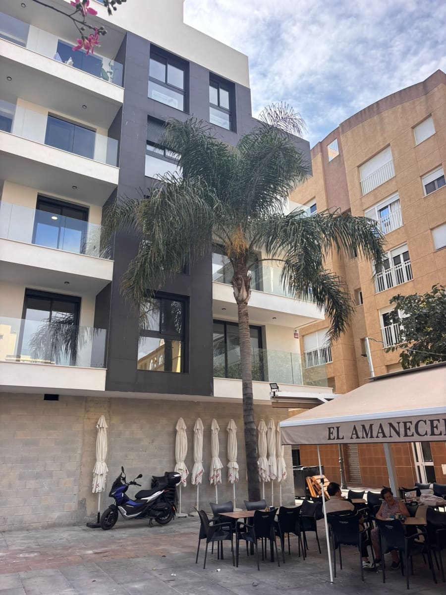 2 bedroom Apartment for sale in Estepona - € 450,000 (Ref: 9456070)