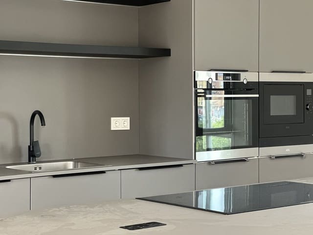 Apartamento de 4 habitaciones en San Pedro de Alcantara, Marbella en venta - 1.270.000 € (Ref: 9456074)