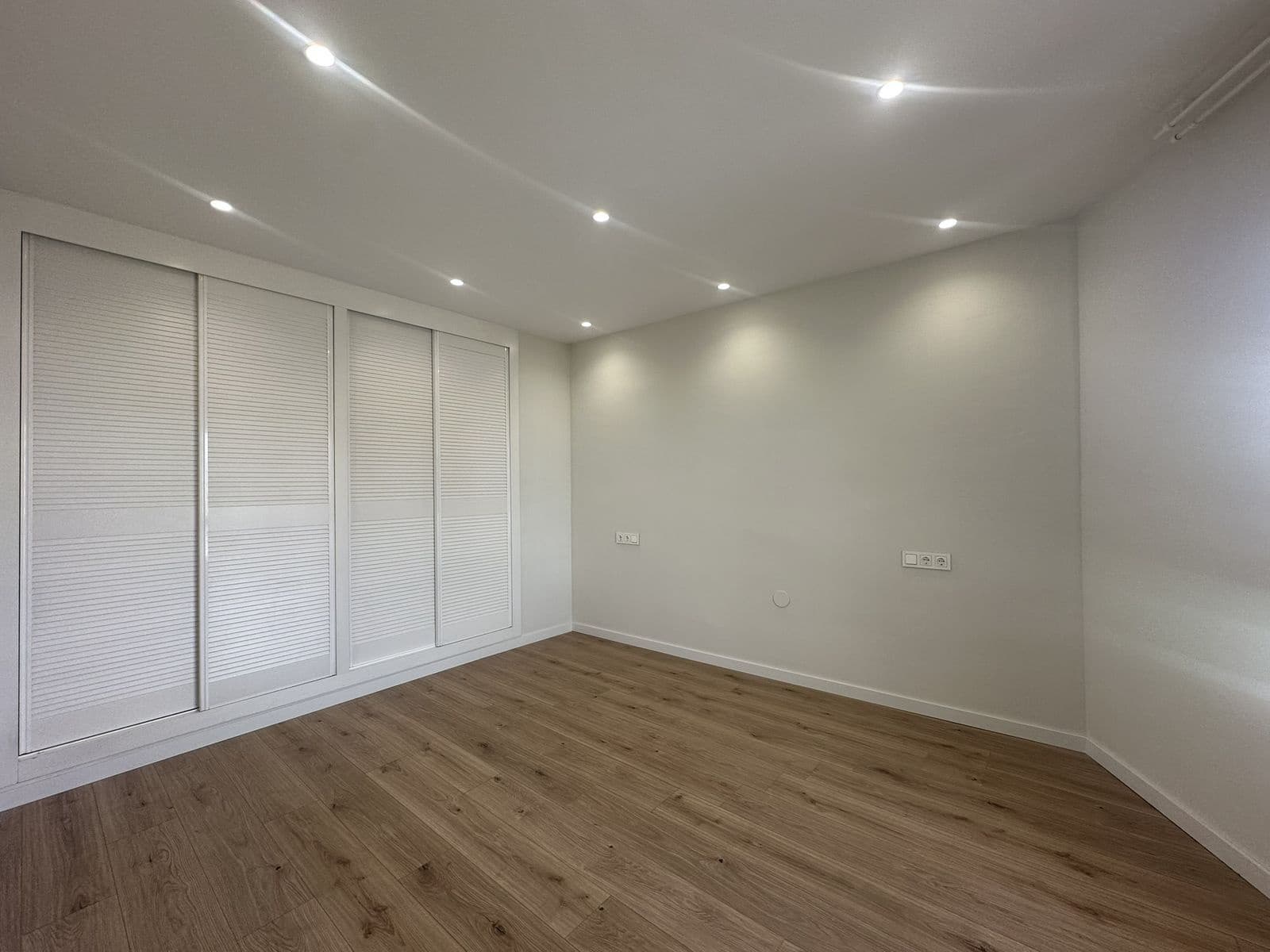 Apartamento de 4 habitaciones en San Pedro de Alcantara en venta - 1.270.000 € (Ref: 9456074)