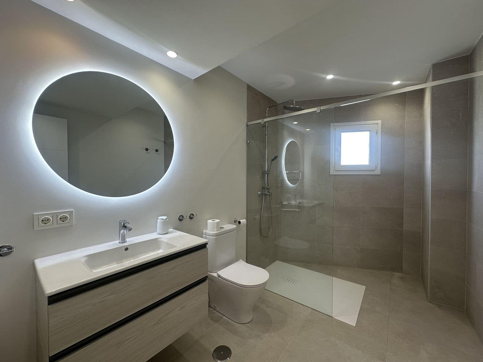 Apartamento de 4 habitaciones en San Pedro de Alcantara en venta - 1.270.000 € (Ref: 9456074)