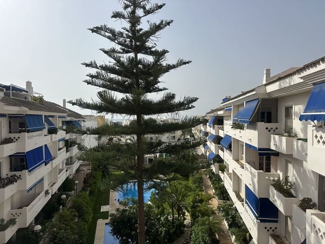 Apartamento de 4 habitaciones en San Pedro de Alcantara, Marbella en venta - 1.270.000 € (Ref: 9456074)