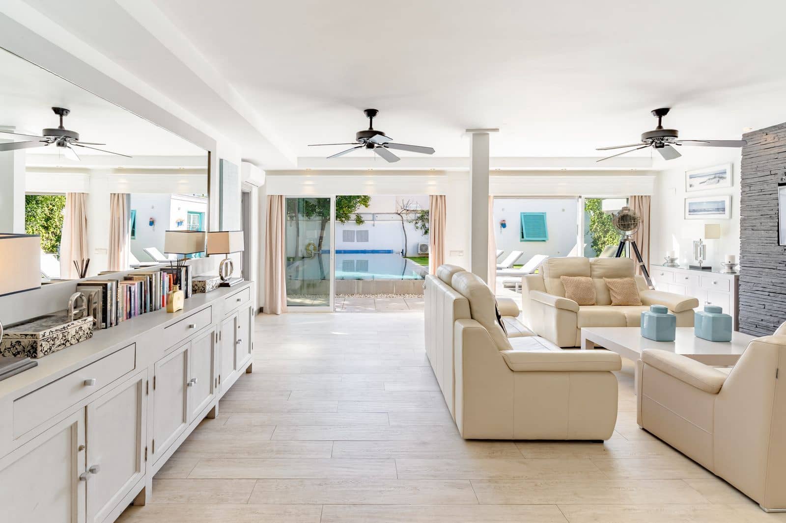 5 soverom Villa til salgs i Estepona - € 1 295 000 (Ref: 9456076)