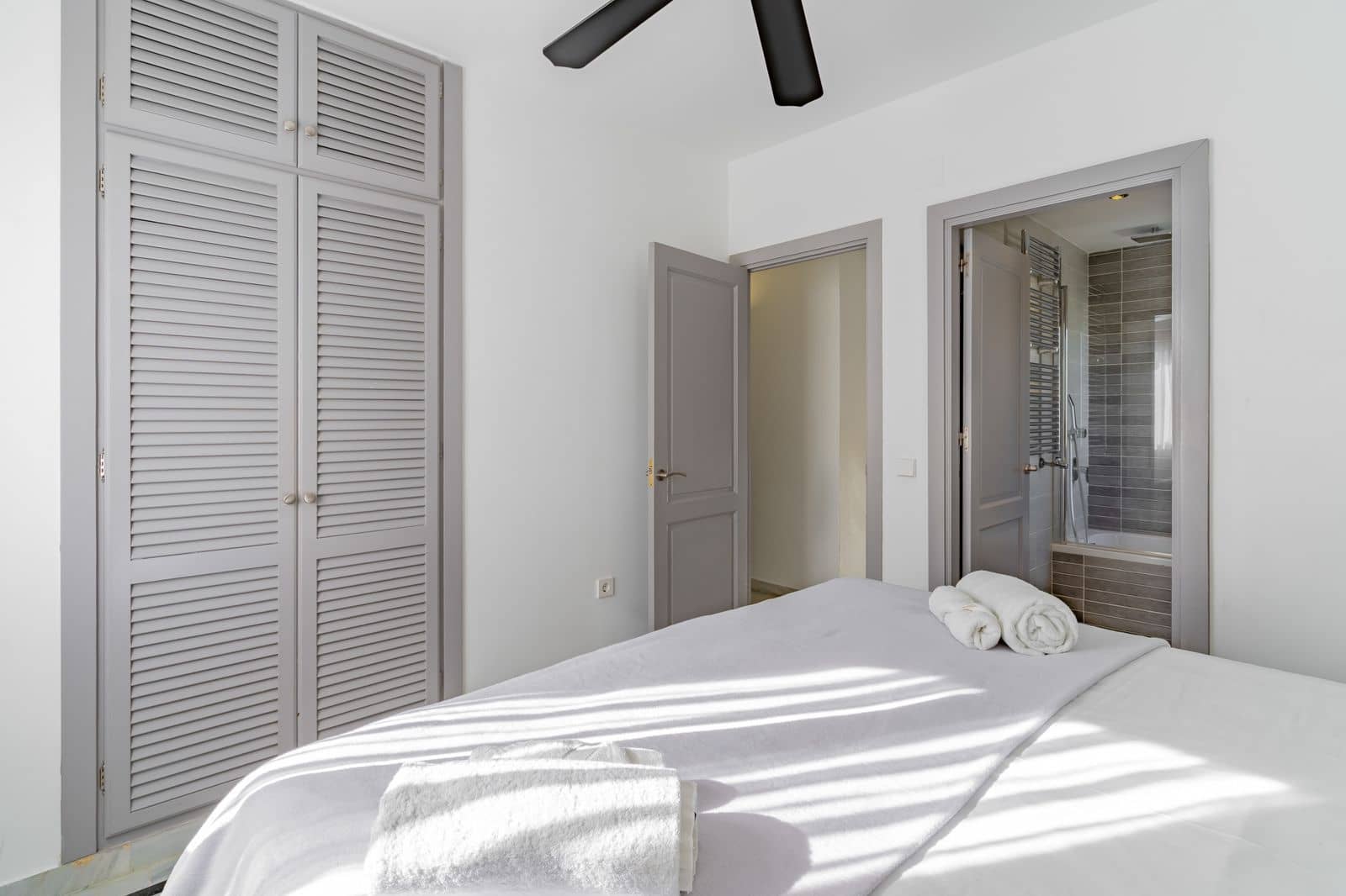 5 soverom Villa til salgs i Estepona - € 1 295 000 (Ref: 9456076)