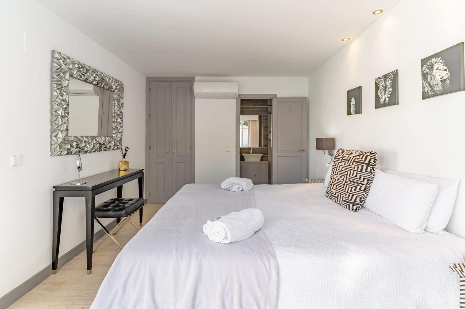 5 soverom Villa til salgs i Estepona - € 1 295 000 (Ref: 9456076)