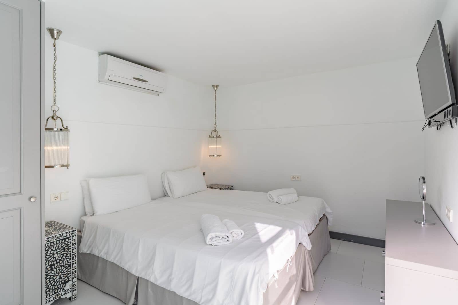 5 soverom Villa til salgs i Estepona - € 1 295 000 (Ref: 9456076)