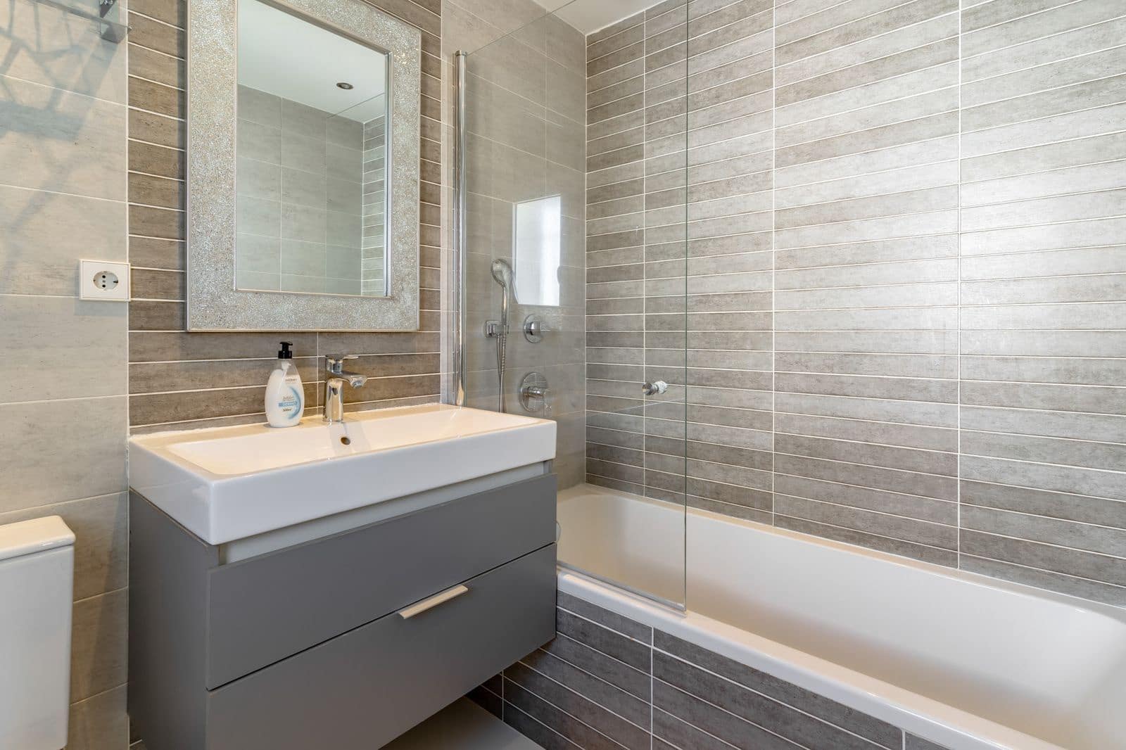 5 soverom Villa til salgs i Estepona - € 1 295 000 (Ref: 9456076)