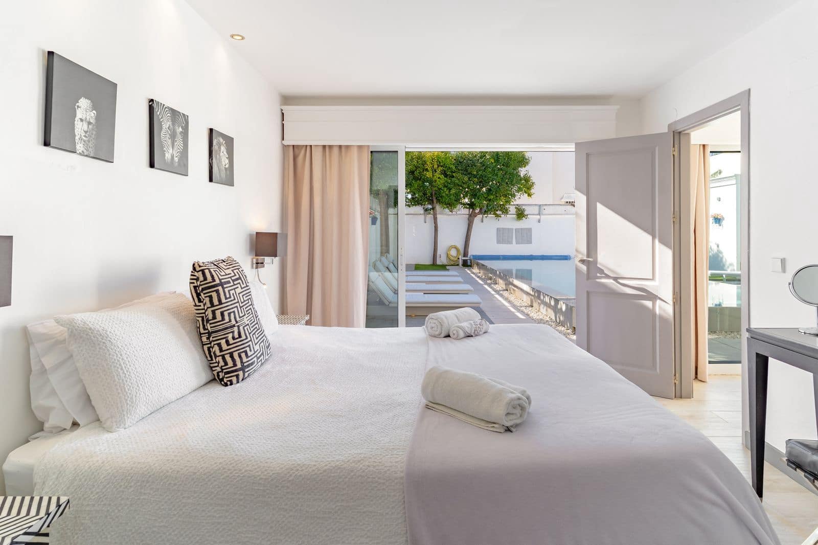 5 soverom Villa til salgs i Estepona - € 1 295 000 (Ref: 9456076)