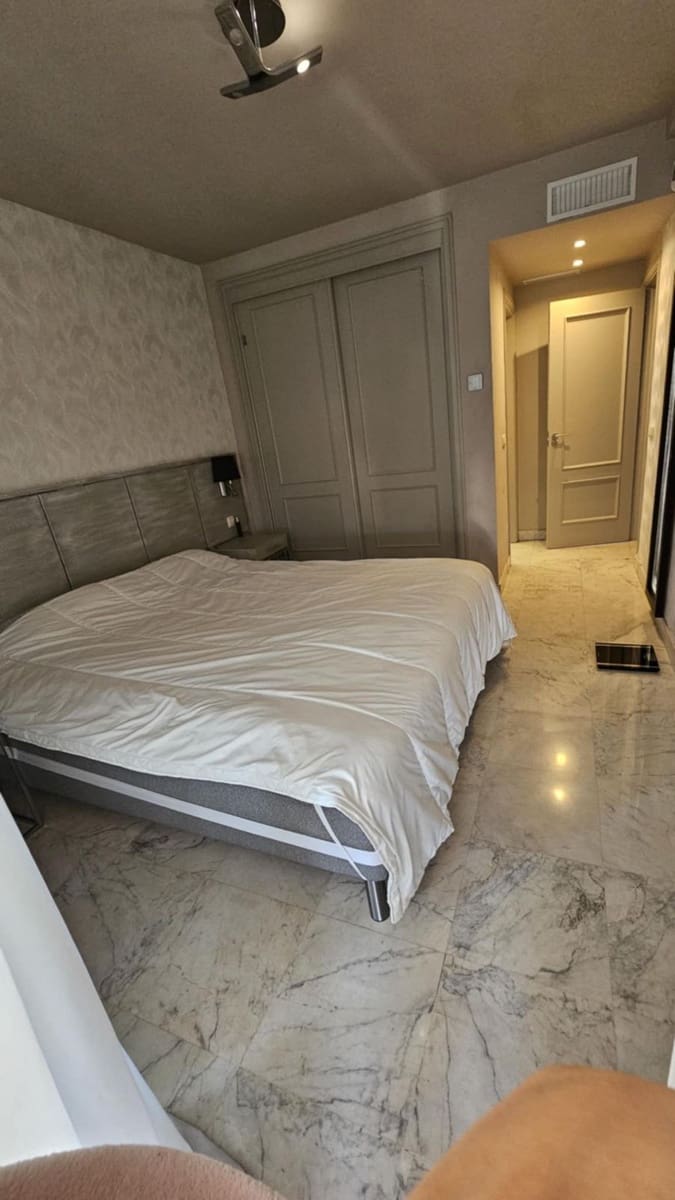 2 bedroom Apartment for sale in Puerto Banus - € 619,999 (Ref: 9456080)