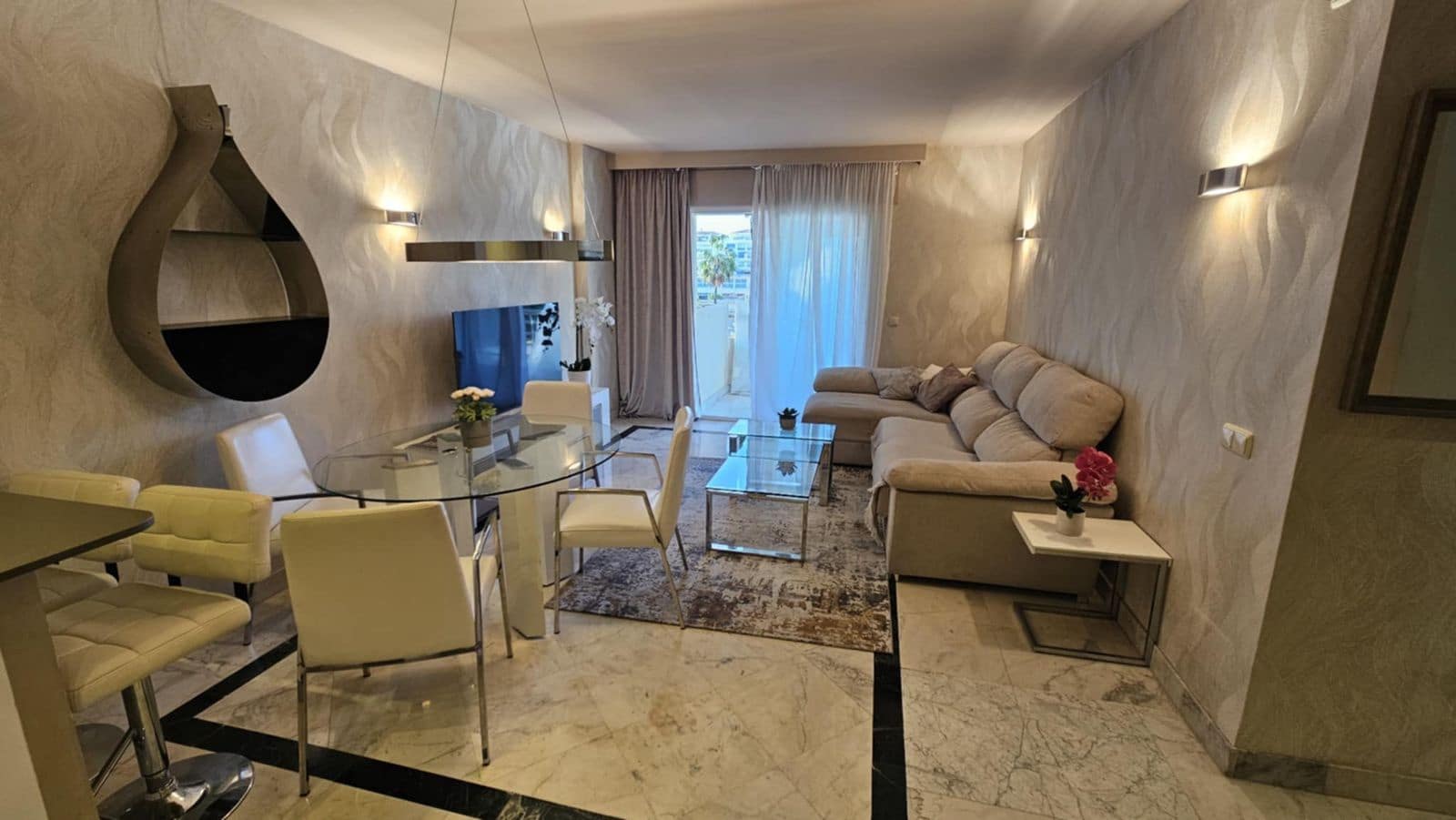 2 bedroom Apartment for sale in Puerto Banus - € 619,999 (Ref: 9456080)