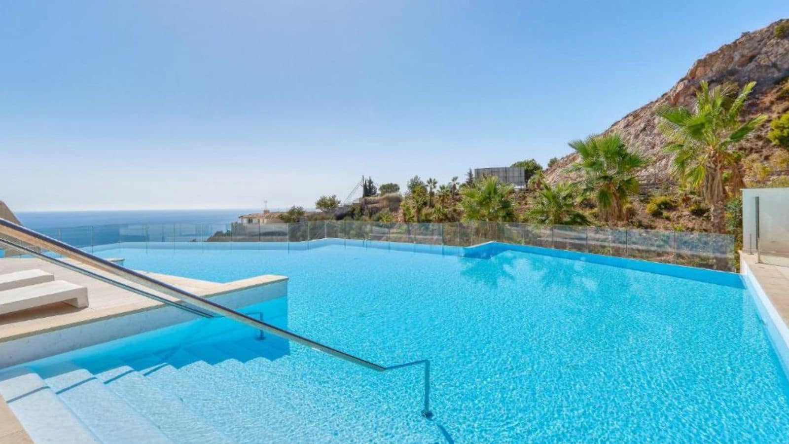 2 bedroom Apartment for sale in Benalmadena - € 550,000 (Ref: 9456082)