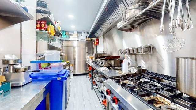 Restaurante/Bar para venda em Benalmadena Costa, Benalmádena - 350 000 € (Ref: 9456088)