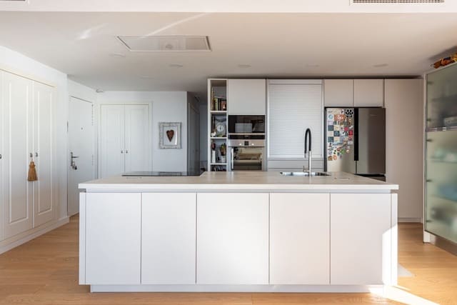 4 Zimmer Apartment zu verkaufen in Calahonda, Mijas - 690.000 € (Ref: 9456089)