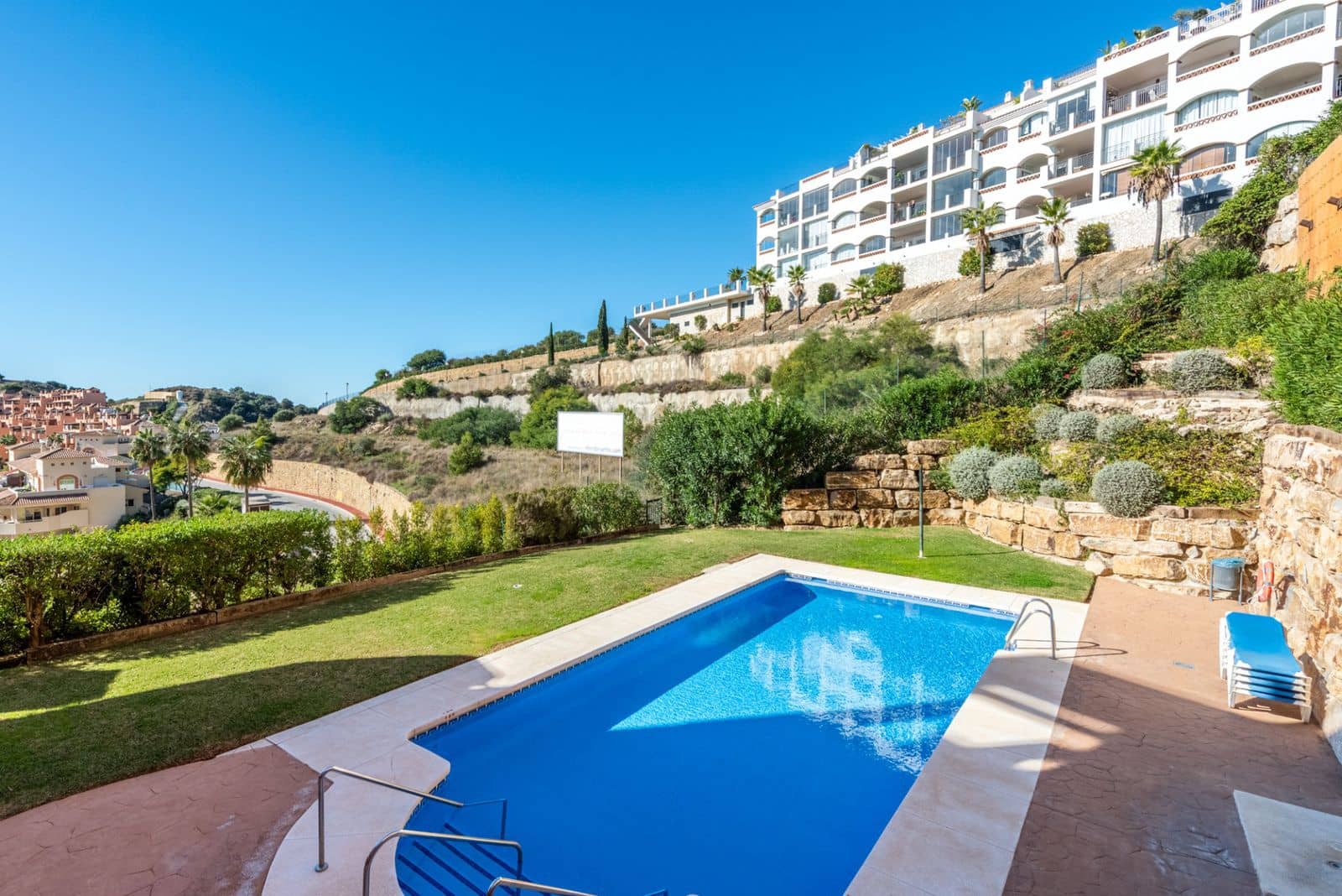 4 Zimmer Apartment zu verkaufen in Calahonda - 690.000 € (Ref: 9456089)