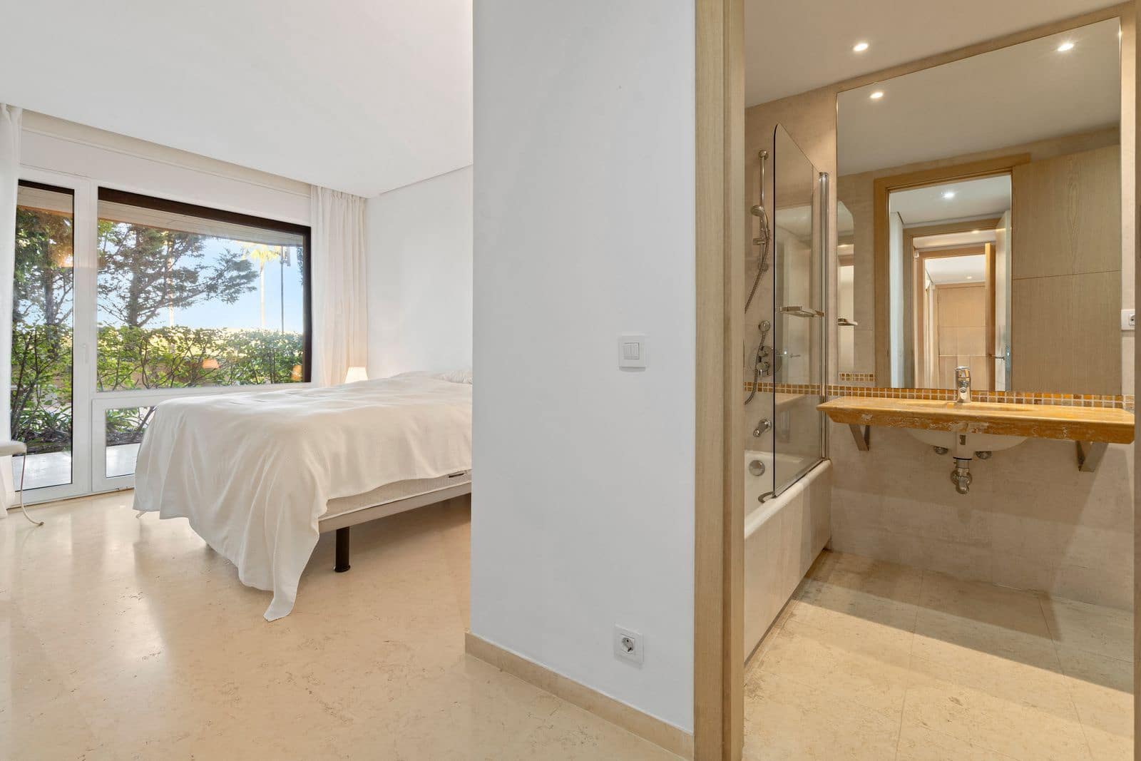 3 quarto Apartamento para venda em Sotogrande - 900 000 € (Ref: 9456090)