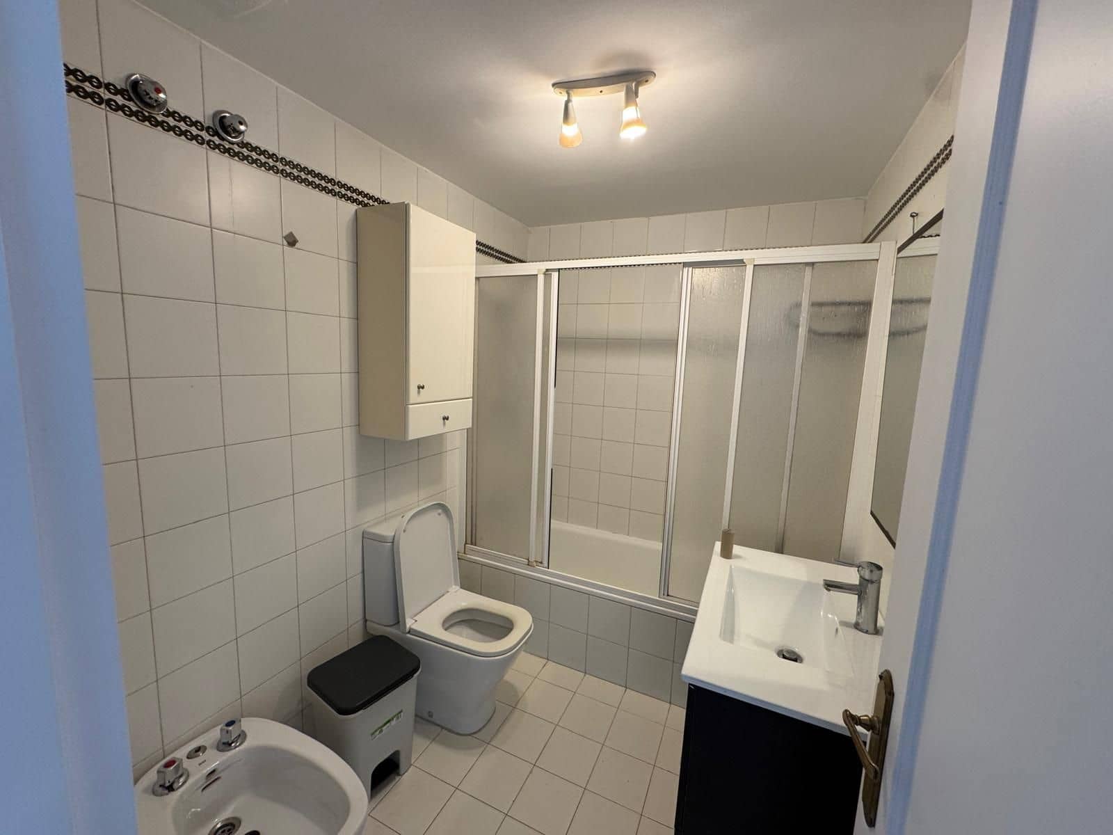 4 makuuhuone Omakotitalo myytävänä paikassa Marbella - 1 050 000 € (Ref: 9456096)