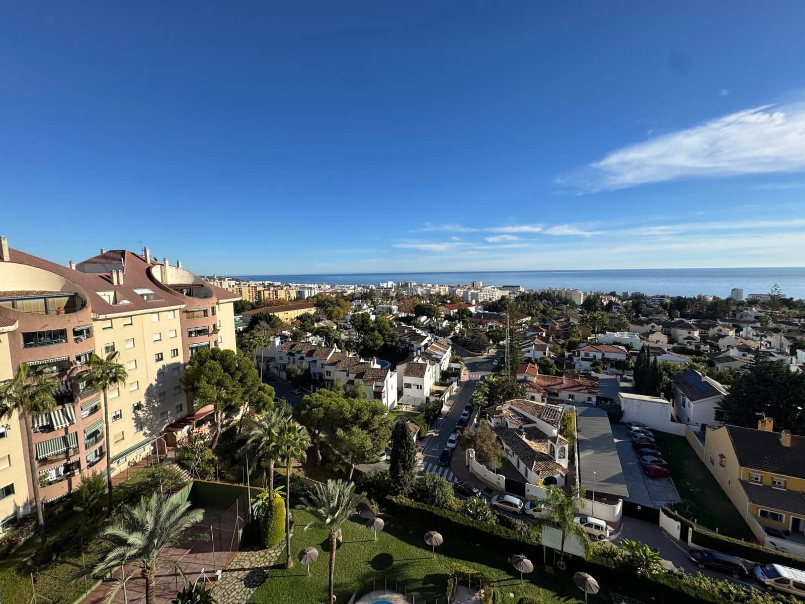 4 makuuhuone Omakotitalo myytävänä paikassa Marbella - 1 050 000 € (Ref: 9456096)