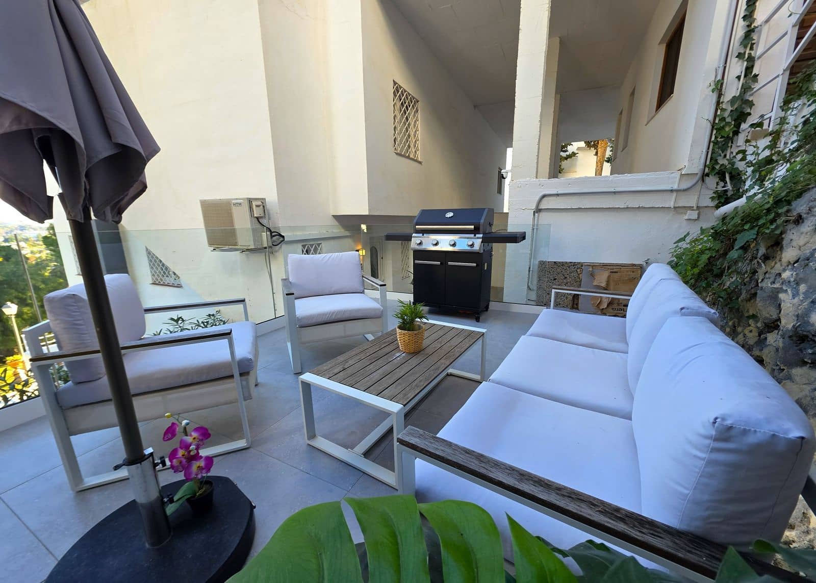 3 bedroom Apartment for sale in Nueva Andalucia - € 749,000 (Ref: 9456098)