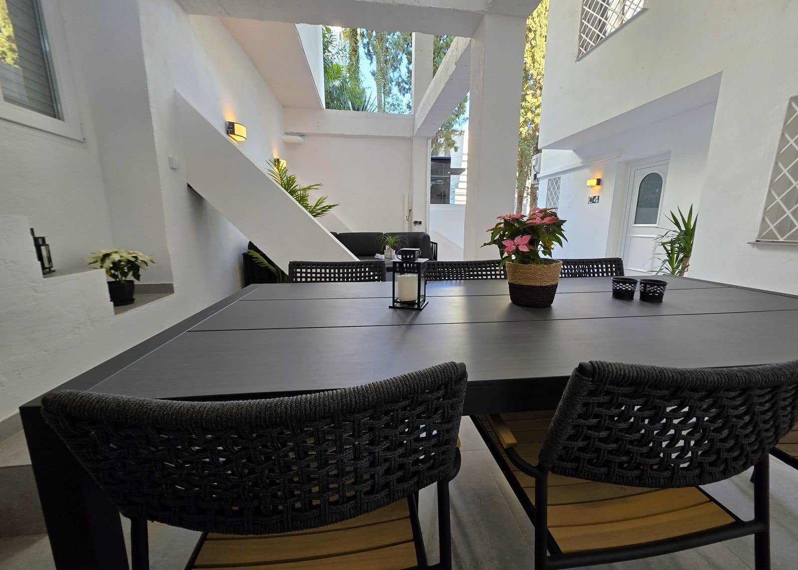 3 bedroom Apartment for sale in Nueva Andalucia - € 749,000 (Ref: 9456098)