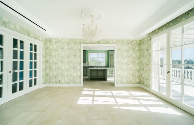 6 bedroom Villa for sale in Benahavís - € 3,700,000 (Ref: 9456103)