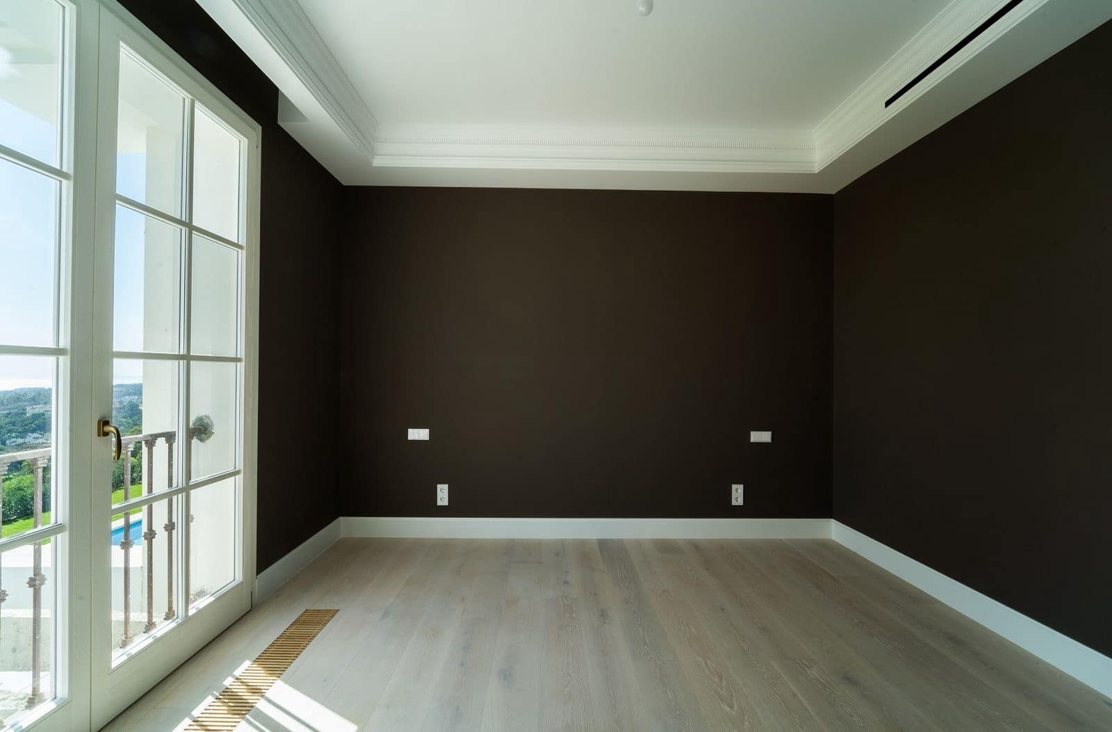 6 bedroom Villa for sale in Benahavis - € 3,700,000 (Ref: 9456103)