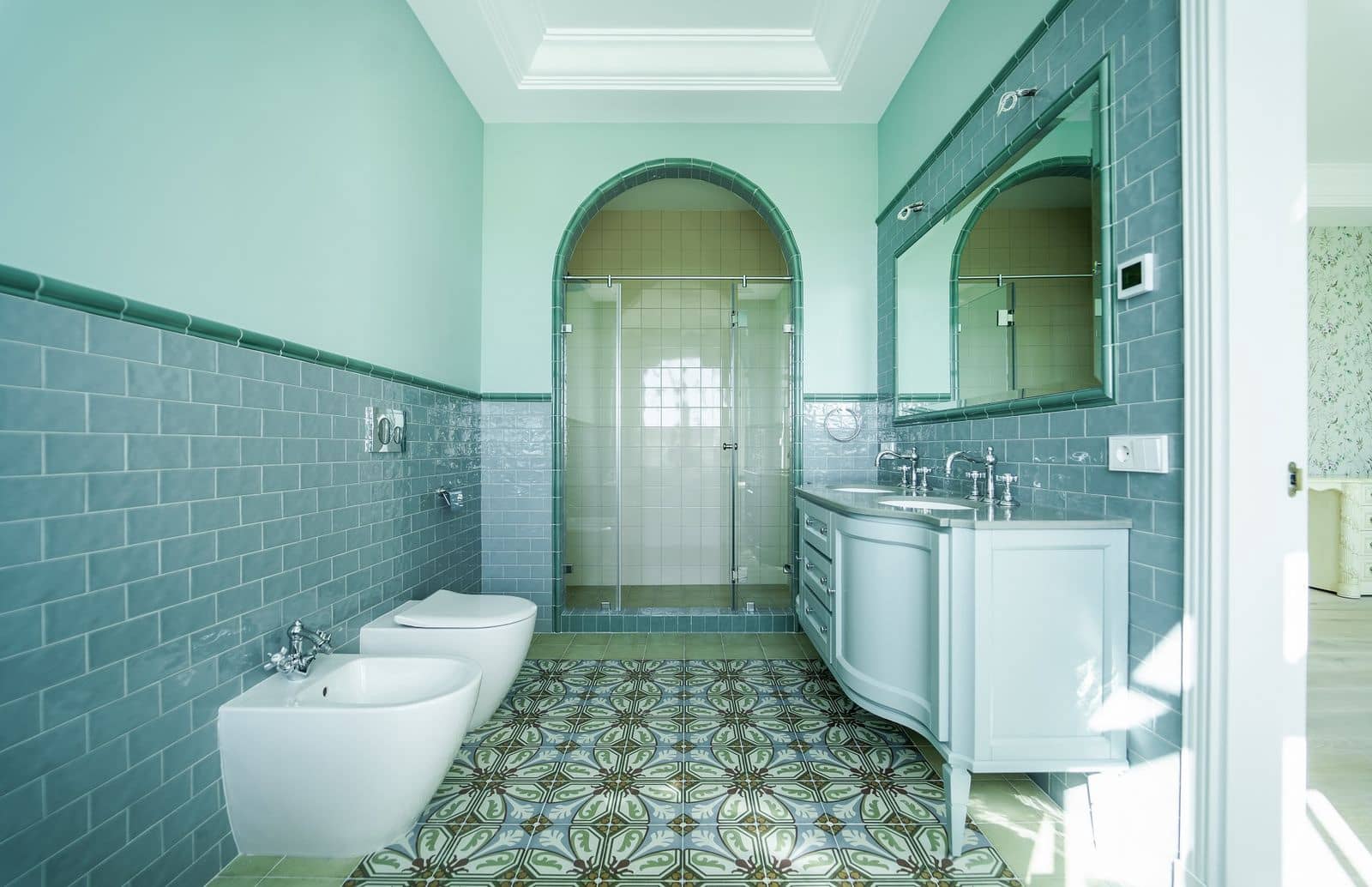 6 bedroom Villa for sale in Benahavis - € 3,700,000 (Ref: 9456103)