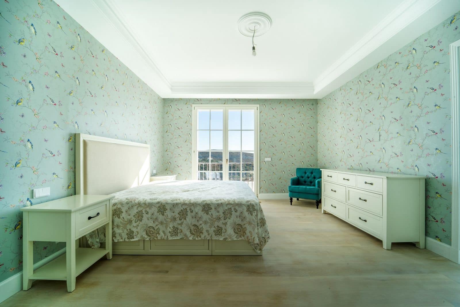 6 bedroom Villa for sale in Benahavis - € 3,700,000 (Ref: 9456103)