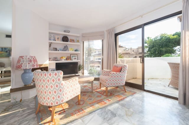 3 bedroom Apartment for sale in Elviria, Marbella - € 795,000 (Ref: 9456117)