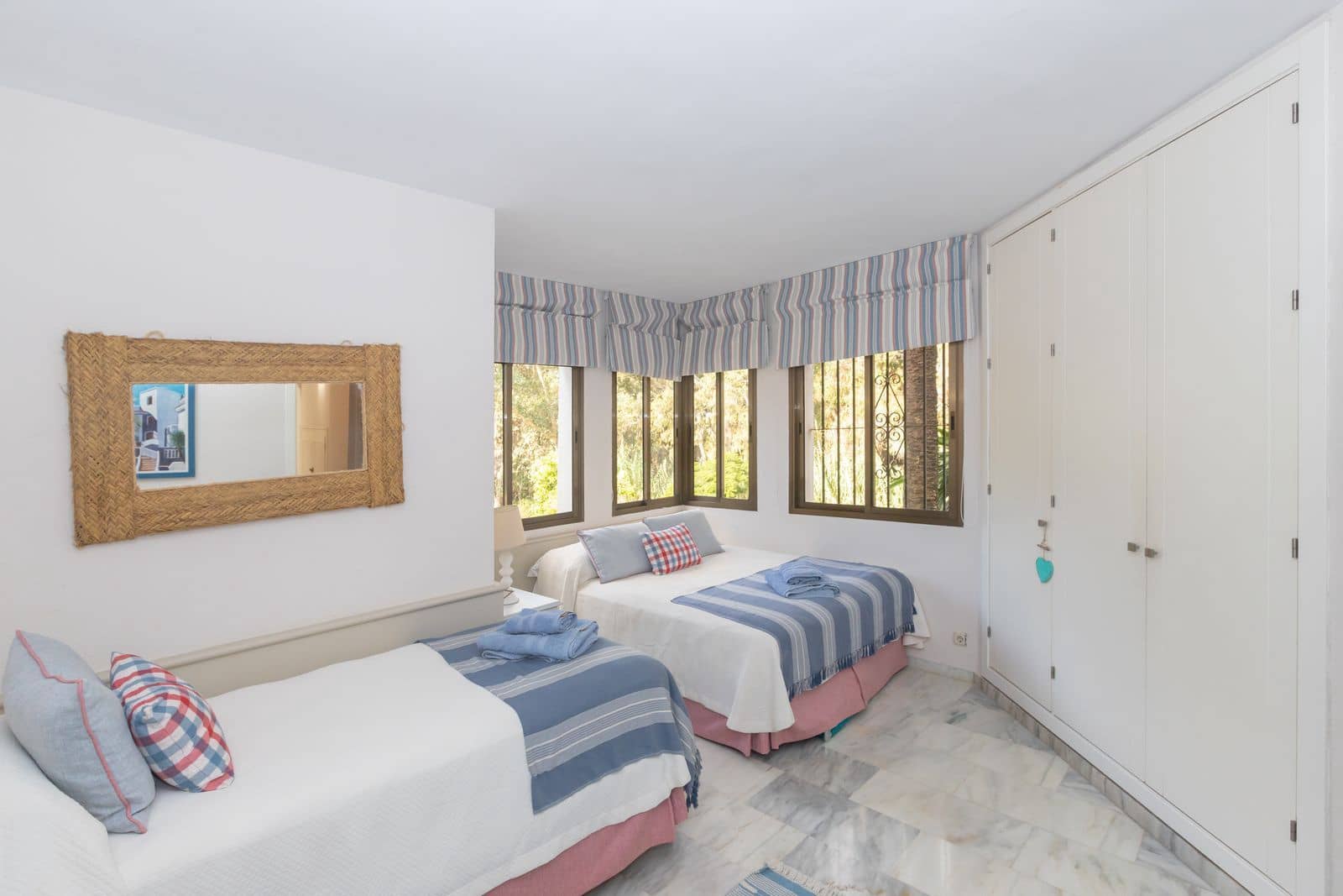 3 bedroom Apartment for sale in Elviria - € 795,000 (Ref: 9456117)