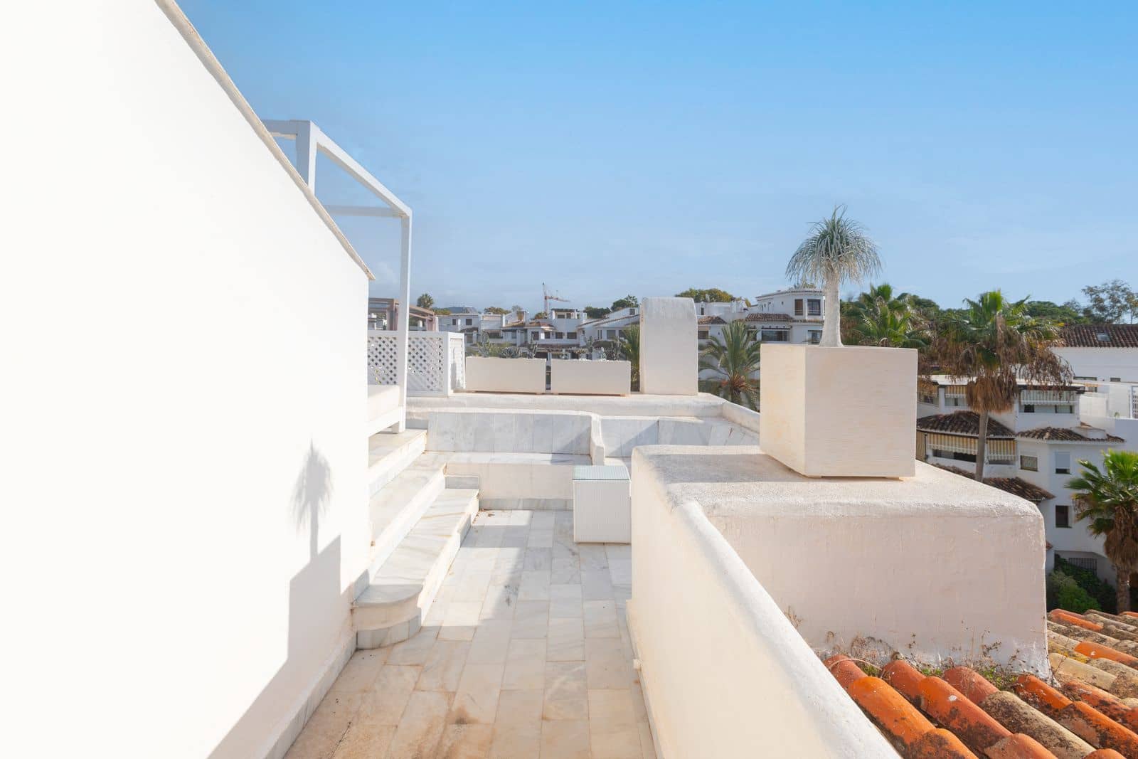 3 bedroom Apartment for sale in Elviria - € 795,000 (Ref: 9456117)