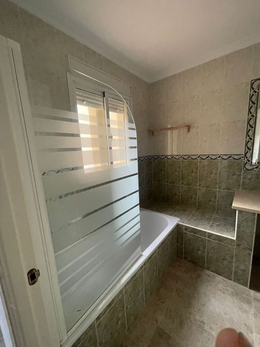 Casa de 4 habitaciones en Casares en venta - 550.000 € (Ref: 9468338)