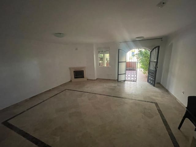 Casa de 4 habitaciones en Casares en venta - 550.000 € (Ref: 9468338)