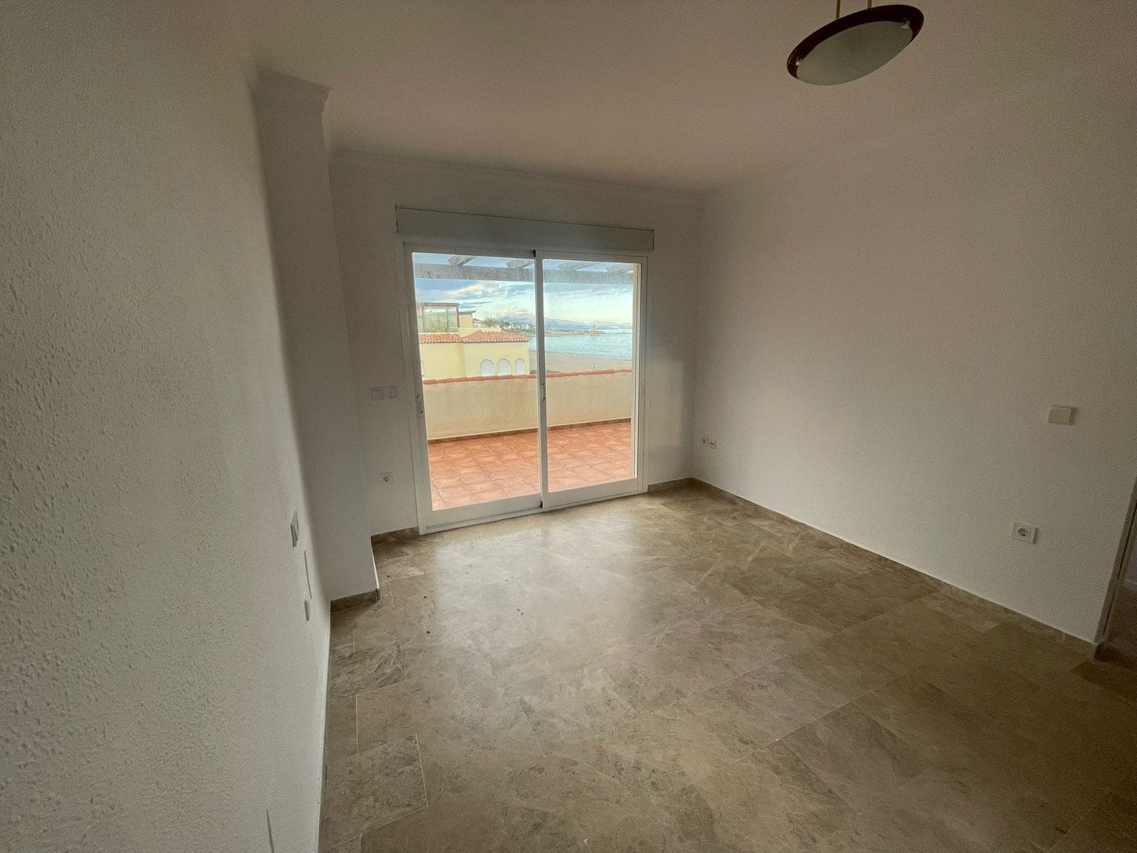 Casa de 4 habitaciones en Casares en venta - 550.000 € (Ref: 9468338)