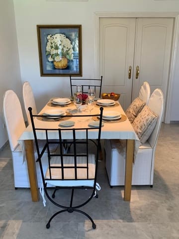 3 bedroom Apartment for sale in San Pedro de Alcantara, Marbella - € 650,000 (Ref: 9468340)