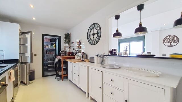 4 sovrum Takvåning till salu i Casares - 440 000 € (Ref: 9468345)