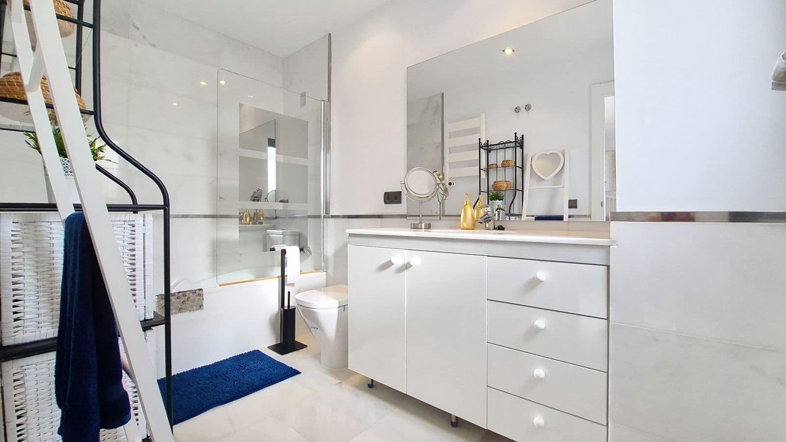 4 sovrum Takvåning till salu i Casares - 440 000 € (Ref: 9468345)