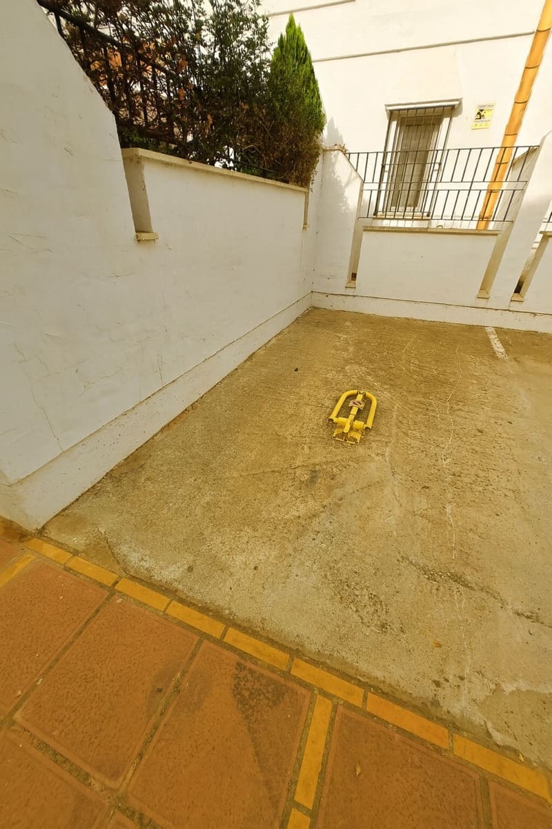 Apartamento de 2 habitaciones en Nueva Andalucia en venta - 570.000 € (Ref: 9468346)