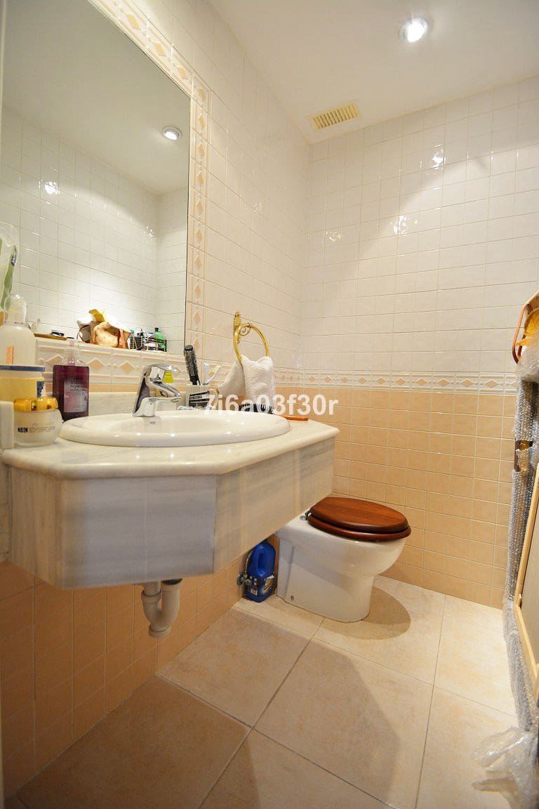 Apartamento de 3 habitaciones en San Pedro de Alcantara en venta - 490.000 € (Ref: 9468350)