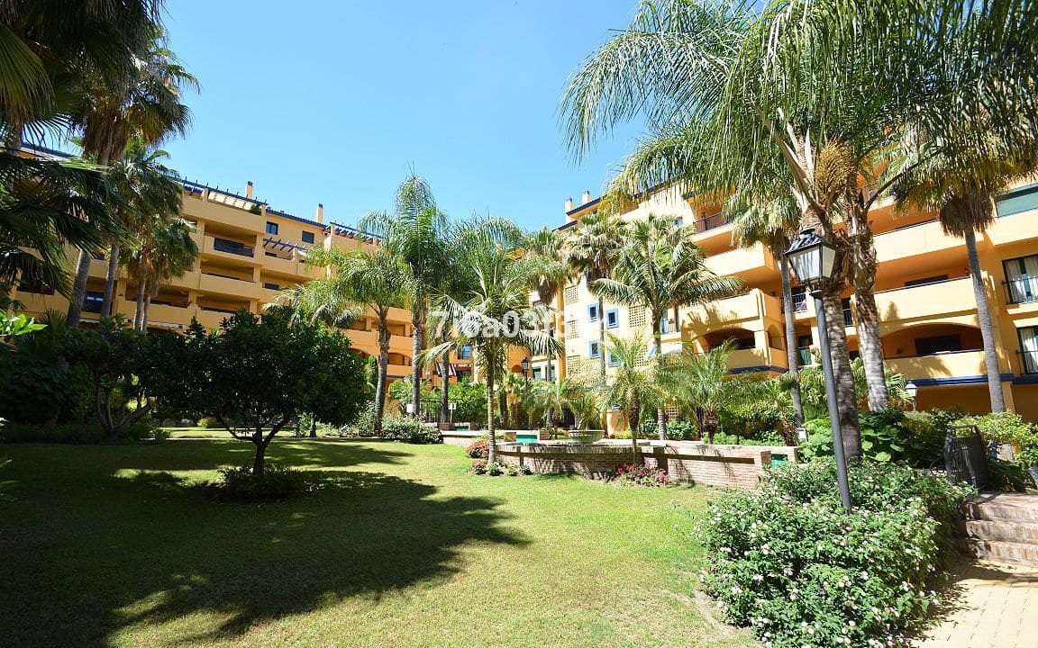 Apartamento de 3 habitaciones en San Pedro de Alcantara en venta - 490.000 € (Ref: 9468350)