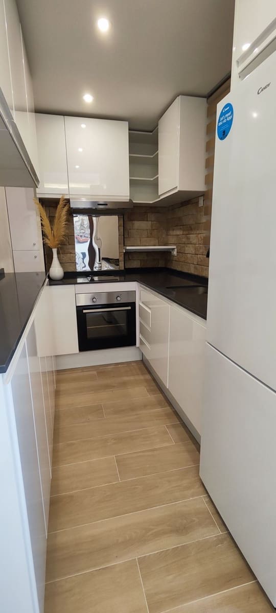 5 bedroom Apartment for sale in Marbella - € 365,000 (Ref: 9468352)